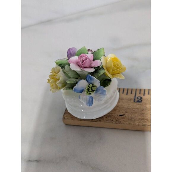 Royal Adderley Bone China Multi-Color Hand Painted Mini Floral Bouquet 1.5" x 1. - Picture 5 of 5
